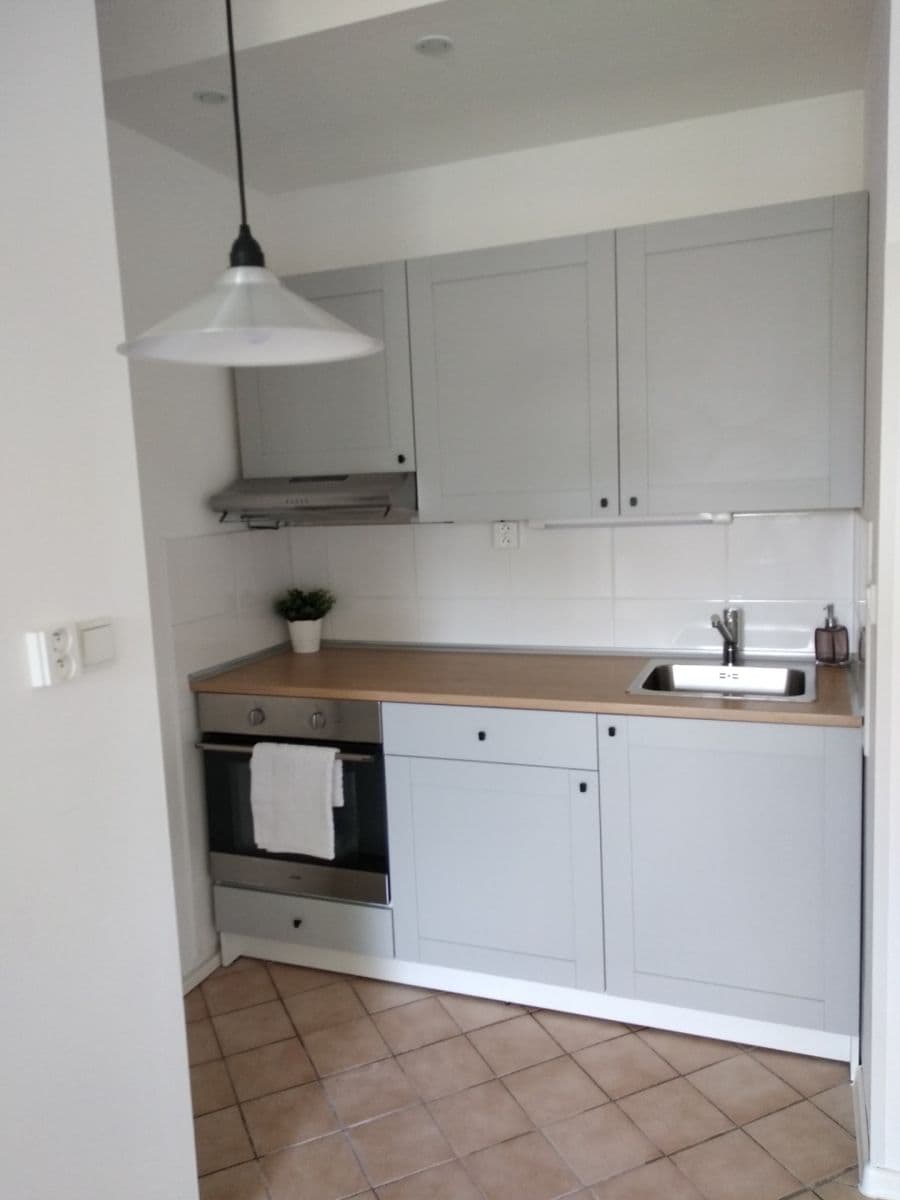 Prodej bytu 1+kk 35 m², Jana Masaryka, Hradec Králové, Královéhradecký kraj Prodej bytu 1+kk 35 m², Jana Masaryka, Hradec Králové, Královéhradecký kraj