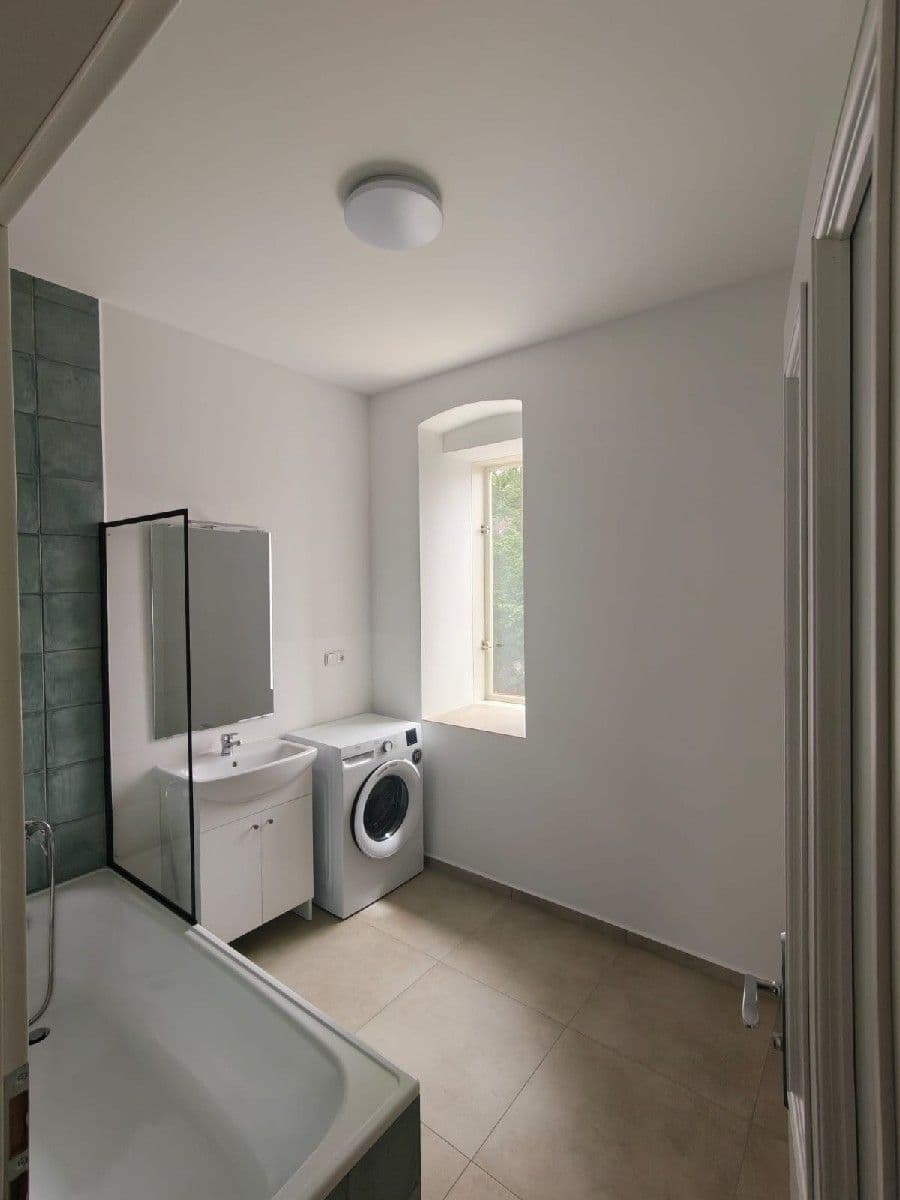 Pronájem bytu 3+kk 68 m², Pod Radnicí, Neveklov, Středočeský kraj Pronájem bytu 3+kk 68 m², Pod Radnicí, Neveklov, Středočeský kraj