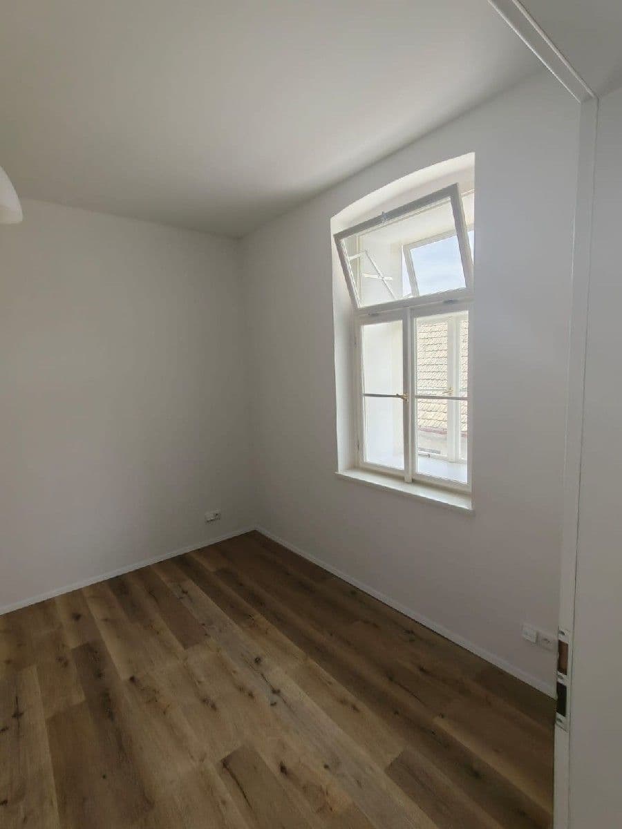 Pronájem bytu 3+kk 68 m², Pod Radnicí, Neveklov, Středočeský kraj Pronájem bytu 3+kk 68 m², Pod Radnicí, Neveklov, Středočeský kraj