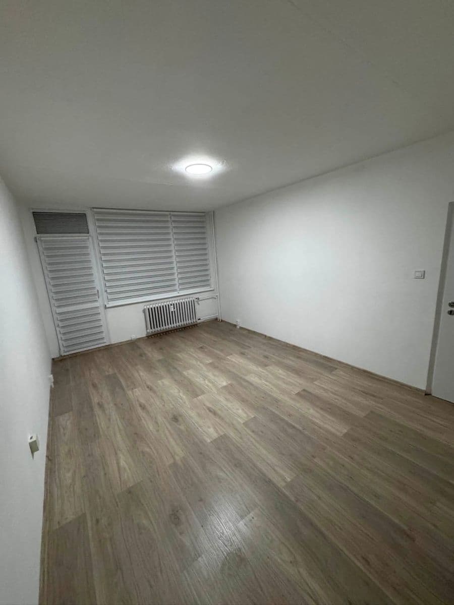 Pronájem bytu 2+1 65 m², Sídliště Za Chlumem, Bílina, Ústecký kraj Pronájem bytu 2+1 65 m², Sídliště Za Chlumem, Bílina, Ústecký kraj