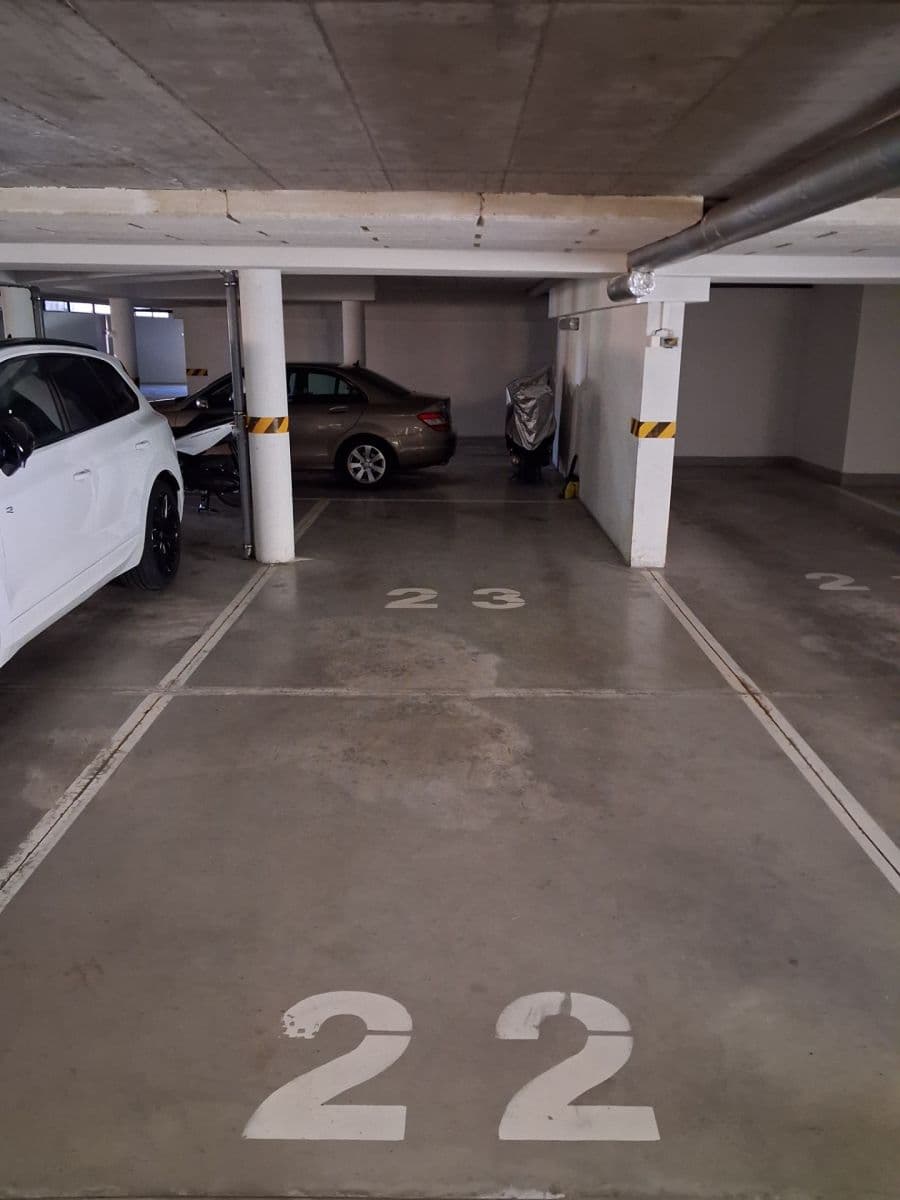 Pronájem garáže 24 m², Brno, Jihomoravský kraj Pronájem garáže 24 m², Brno, Jihomoravský kraj