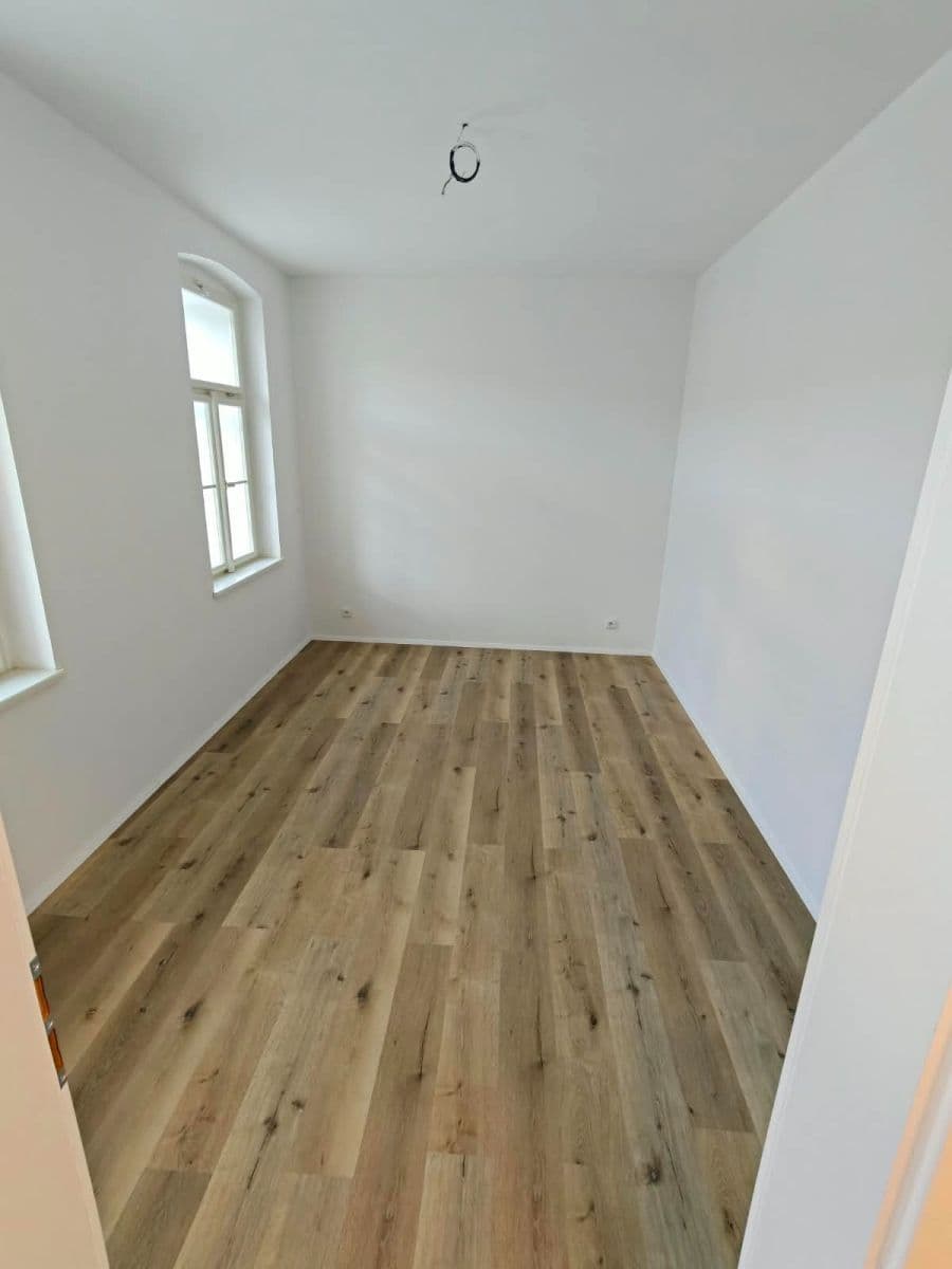 Pronájem bytu 2+kk 58 m², Pod Radnicí, Neveklov, Středočeský kraj Pronájem bytu 2+kk 58 m², Pod Radnicí, Neveklov, Středočeský kraj