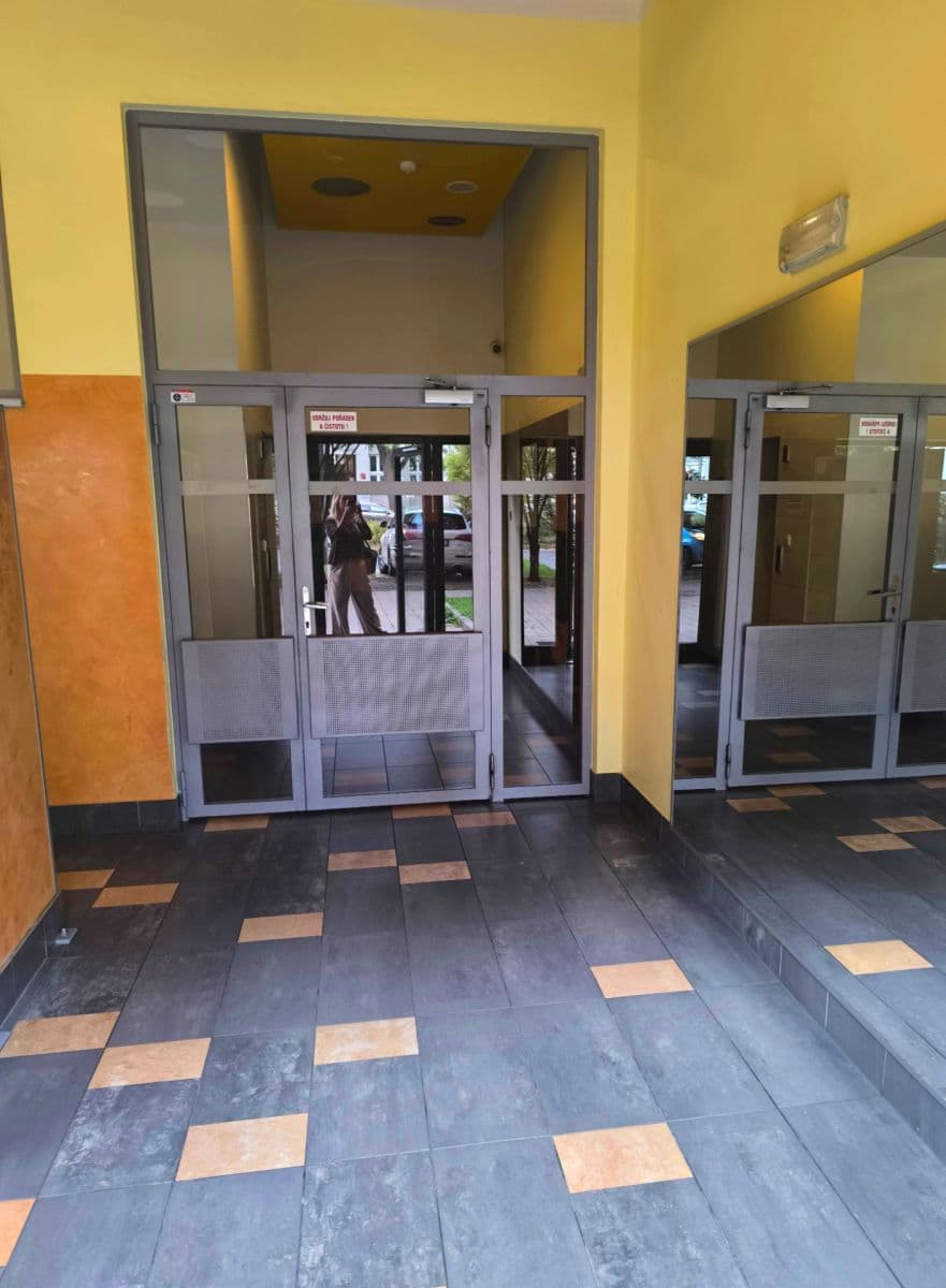 Pronájem bytu 1+kk 39 m², Podkovářská, Praha, Praha Pronájem bytu 1+kk 39 m², Podkovářská, Praha, Praha