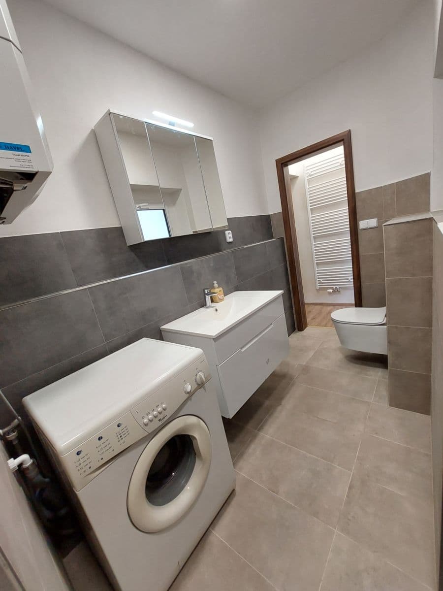 Pronájem bytu 2+kk 63 m², třída Legií, Kralupy nad Vltavou, Středočeský kraj Pronájem bytu 2+kk 63 m², třída Legií, Kralupy nad Vltavou, Středočeský kraj