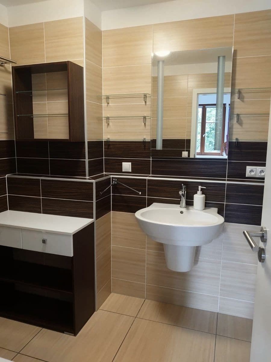 Pronájem bytu 2+kk 50 m², Magistrů, Praha, Praha Pronájem bytu 2+kk 50 m², Magistrů, Praha, Praha