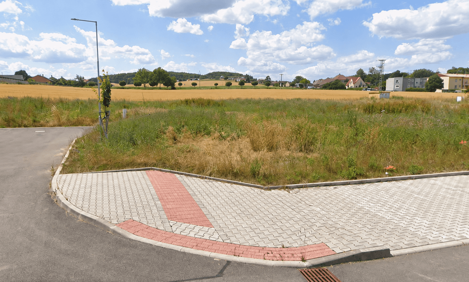 Pronájem pozemku 735 m², Lešany, Středočeský kraj Pronájem pozemku 735 m², Lešany, Středočeský kraj
