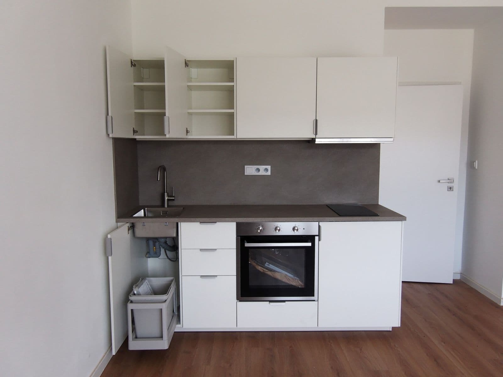 Pronájem bytu 1+kk 30 m², Kolbenova, Praha, Praha Pronájem bytu 1+kk 30 m², Kolbenova, Praha, Praha