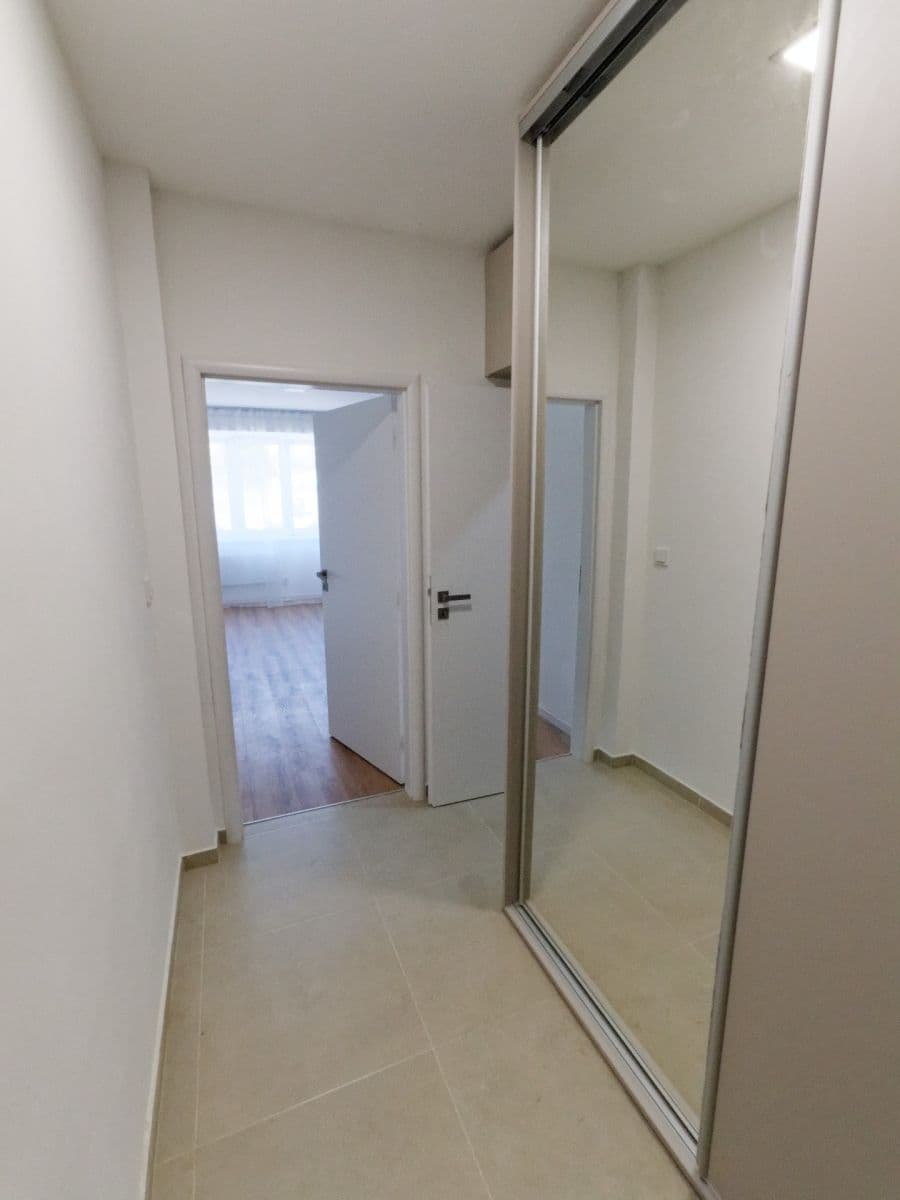 Pronájem bytu 1+kk 30 m², Kolbenova, Praha, Praha Pronájem bytu 1+kk 30 m², Kolbenova, Praha, Praha