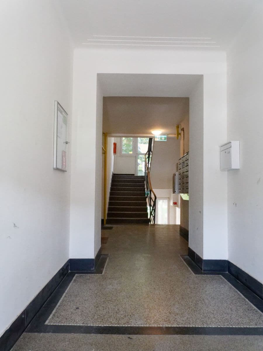 Pronájem bytu 1+kk 30 m², Kolbenova, Praha, Praha Pronájem bytu 1+kk 30 m², Kolbenova, Praha, Praha