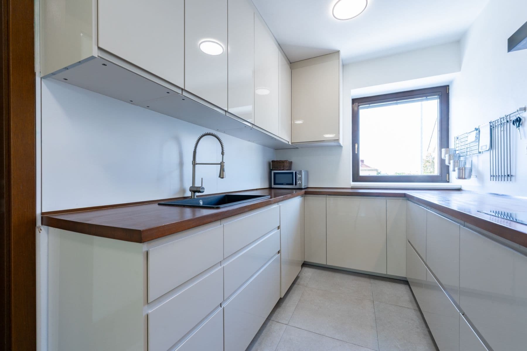 Prodej bytu 2+kk 79 m², Vlnitá, Praha, Praha Prodej bytu 2+kk 79 m², Vlnitá, Praha, Praha
