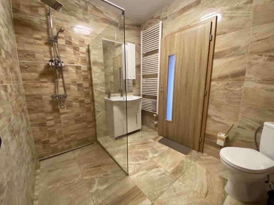 Pronájem bytu 1+kk 45 m², Nad Hřištěm, Kněževes, Středočeský kraj Pronájem bytu 1+kk 45 m², Nad Hřištěm, Kněževes, Středočeský kraj