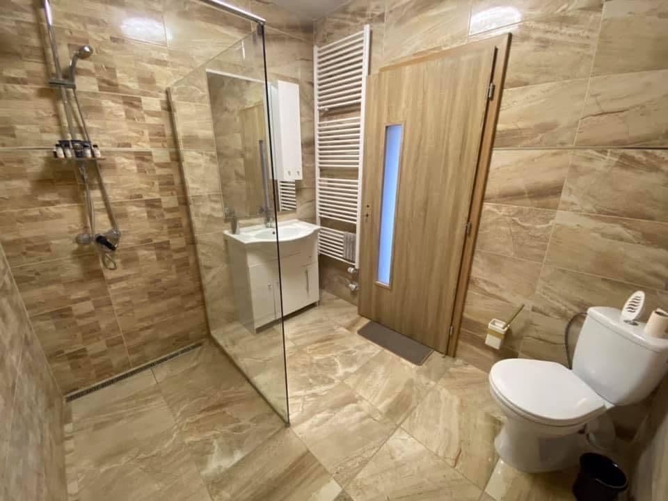 Pronájem bytu 1+kk 45 m², Nad Hřištěm, Kněževes, Středočeský kraj Pronájem bytu 1+kk 45 m², Nad Hřištěm, Kněževes, Středočeský kraj