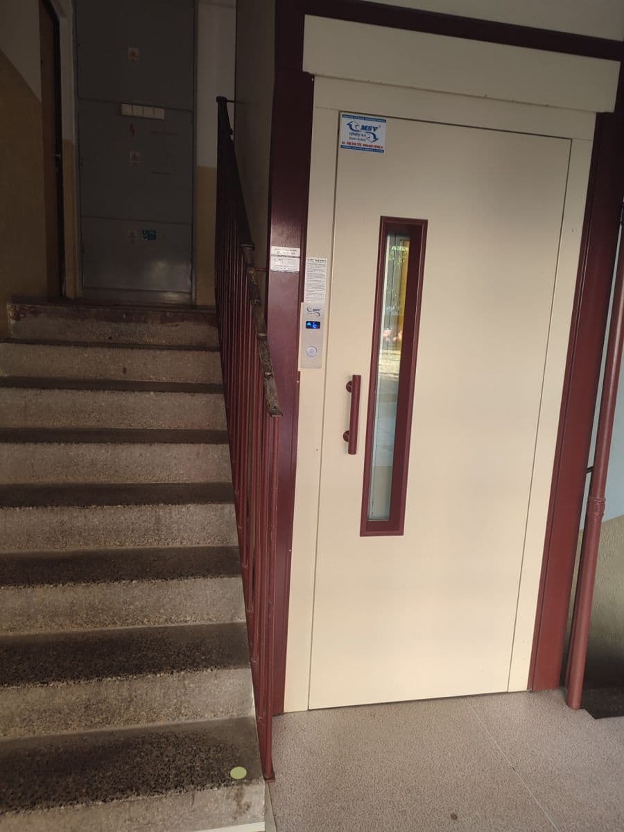 Pronájem bytu 1+1 35 m², Na Lužci, Lázně Bohdaneč, Pardubický kraj Pronájem bytu 1+1 35 m², Na Lužci, Lázně Bohdaneč, Pardubický kraj