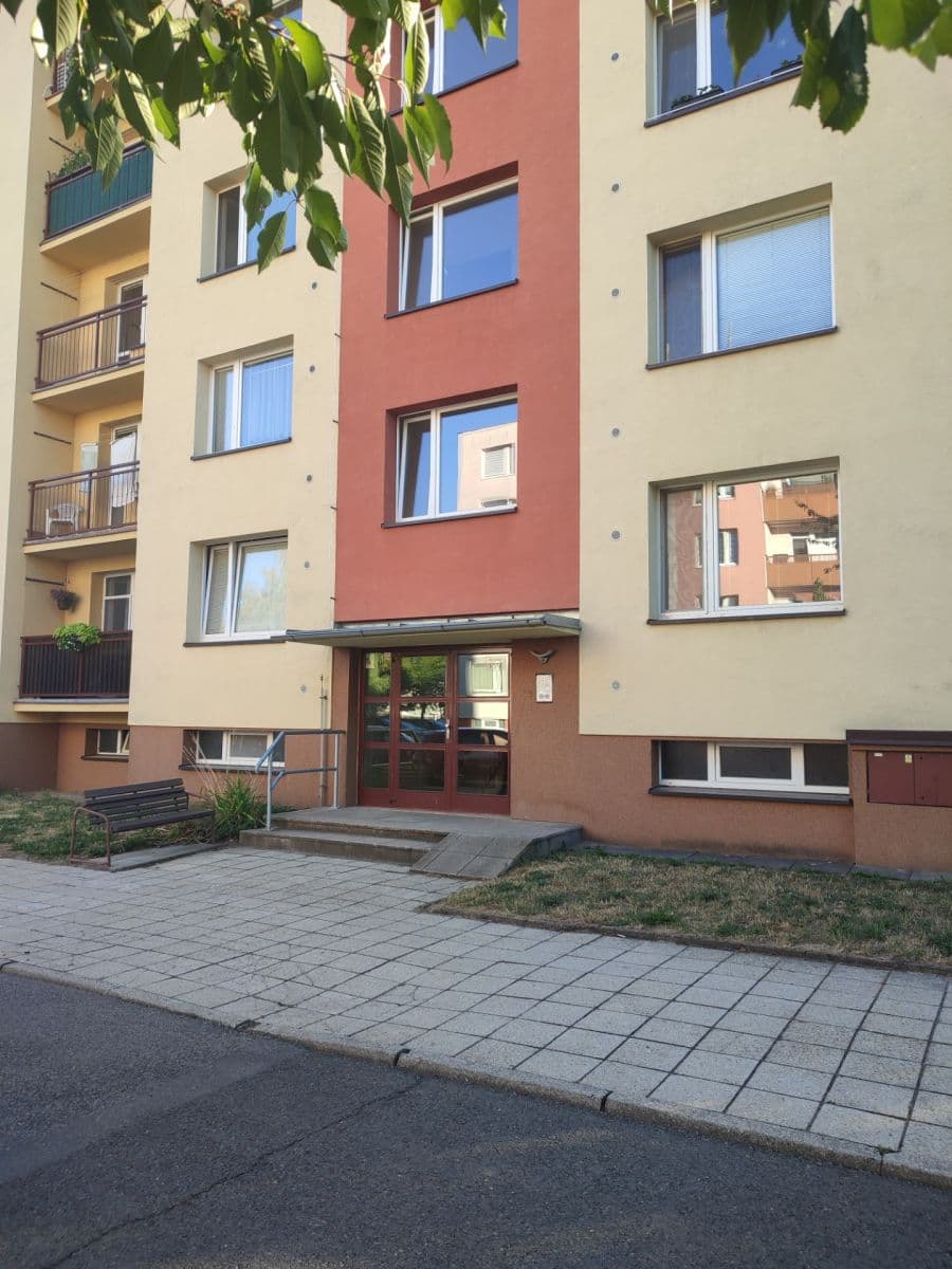 Pronájem bytu 1+1 35 m², Na Lužci, Lázně Bohdaneč, Pardubický kraj Pronájem bytu 1+1 35 m², Na Lužci, Lázně Bohdaneč, Pardubický kraj