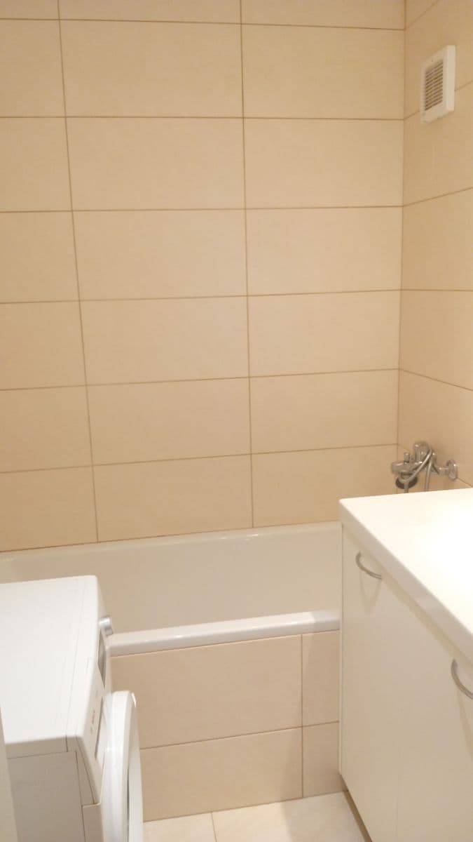 Prodej bytu 3+1 72 m², Hekrova, Praha, Praha Prodej bytu 3+1 72 m², Hekrova, Praha, Praha
