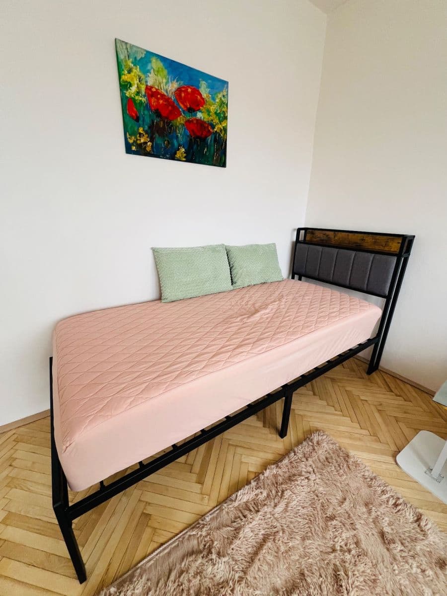 Pronájem bytu 2+kk 15 m², Ke Štvanici, Praha, Praha Pronájem bytu 2+kk 15 m², Ke Štvanici, Praha, Praha