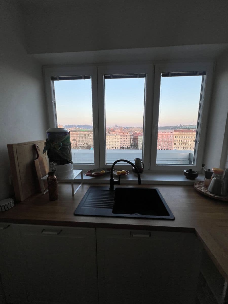 Pronájem bytu 2+kk 15 m², Ke Štvanici, Praha, Praha Pronájem bytu 2+kk 15 m², Ke Štvanici, Praha, Praha