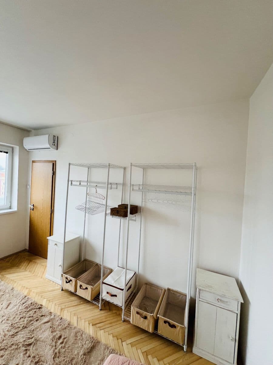 Pronájem bytu 2+kk 15 m², Ke Štvanici, Praha, Praha Pronájem bytu 2+kk 15 m², Ke Štvanici, Praha, Praha