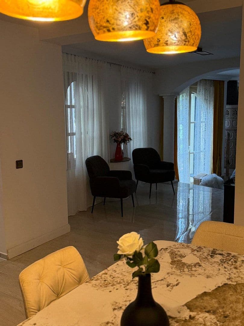 Prodej bytu 6+1 204 m², Unitasstr., 36, Euskirchen, Severní Porýní-Vestfálsko Prodej bytu 6+1 204 m², Unitasstr., 36, Euskirchen, Severní Porýní-Vestfálsko