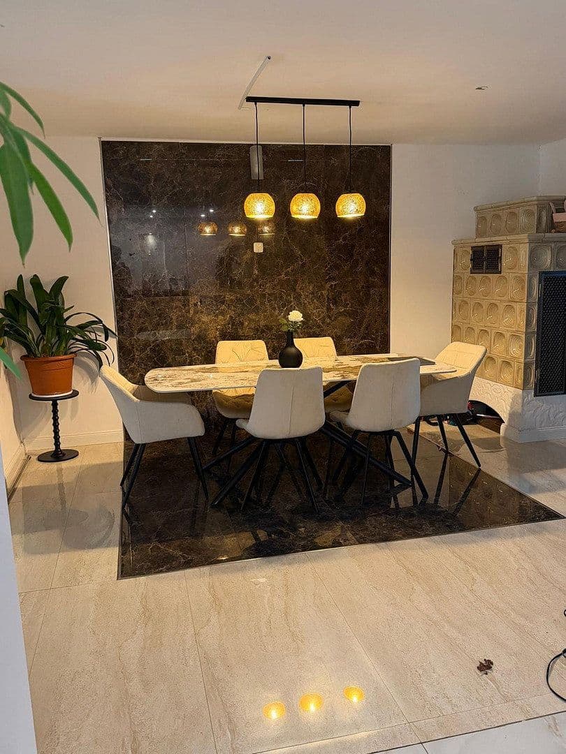 Prodej bytu 6+1 204 m², Unitasstr., 36, Euskirchen, Severní Porýní-Vestfálsko Prodej bytu 6+1 204 m², Unitasstr., 36, Euskirchen, Severní Porýní-Vestfálsko