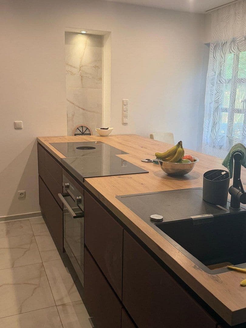 Prodej bytu 6+1 204 m², Unitasstr., 36, Euskirchen, Severní Porýní-Vestfálsko Prodej bytu 6+1 204 m², Unitasstr., 36, Euskirchen, Severní Porýní-Vestfálsko