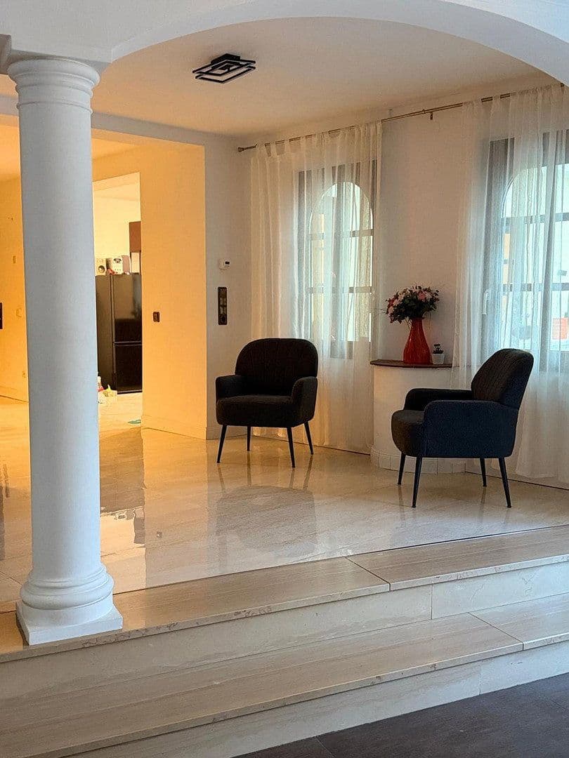 Prodej bytu 6+1 204 m², Unitasstr., 36, Euskirchen, Severní Porýní-Vestfálsko Prodej bytu 6+1 204 m², Unitasstr., 36, Euskirchen, Severní Porýní-Vestfálsko