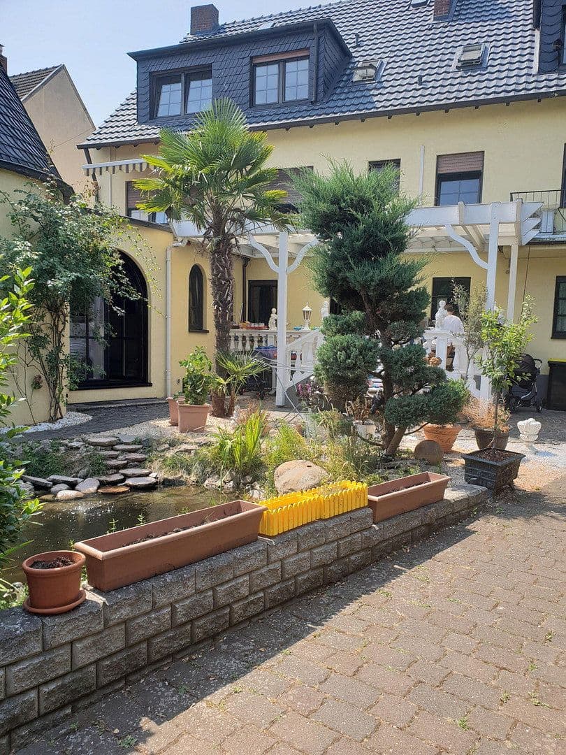 Prodej bytu 6+1 204 m², Unitasstr., 36, Euskirchen, Severní Porýní-Vestfálsko Prodej bytu 6+1 204 m², Unitasstr., 36, Euskirchen, Severní Porýní-Vestfálsko