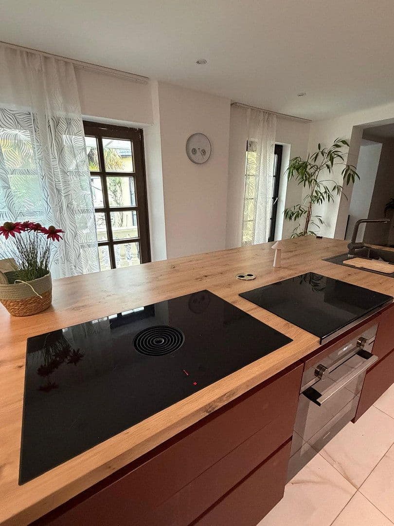 Prodej bytu 6+1 204 m², Unitasstr., 36, Euskirchen, Severní Porýní-Vestfálsko Prodej bytu 6+1 204 m², Unitasstr., 36, Euskirchen, Severní Porýní-Vestfálsko