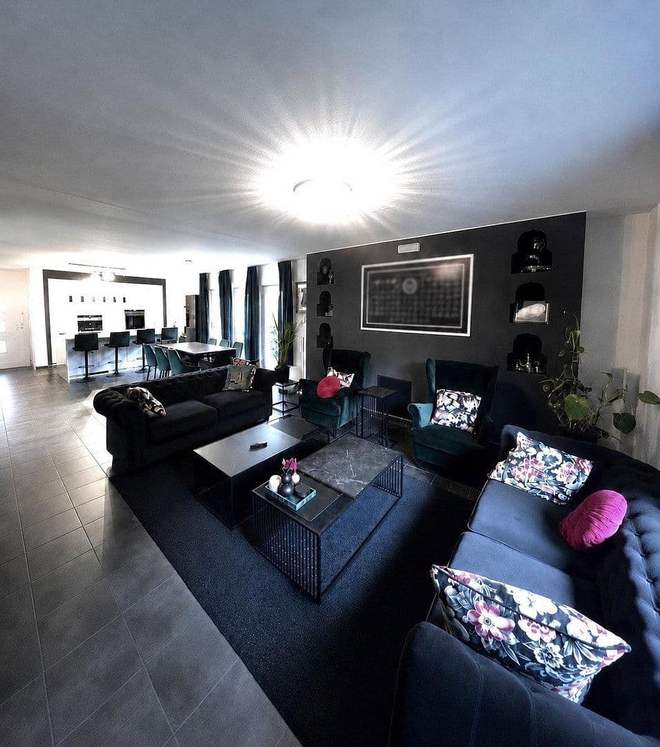 Prodej domu 170 m², pozemek 595 m², Schwarzenbek, Šlesvicko-Holštýnsko Prodej domu 170 m², pozemek 595 m², Schwarzenbek, Šlesvicko-Holštýnsko