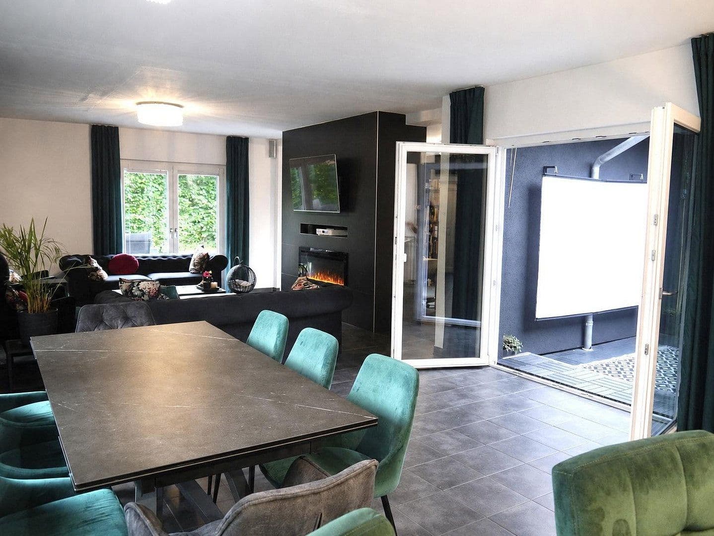 Prodej domu 170 m², pozemek 595 m², Schwarzenbek, Šlesvicko-Holštýnsko Prodej domu 170 m², pozemek 595 m², Schwarzenbek, Šlesvicko-Holštýnsko