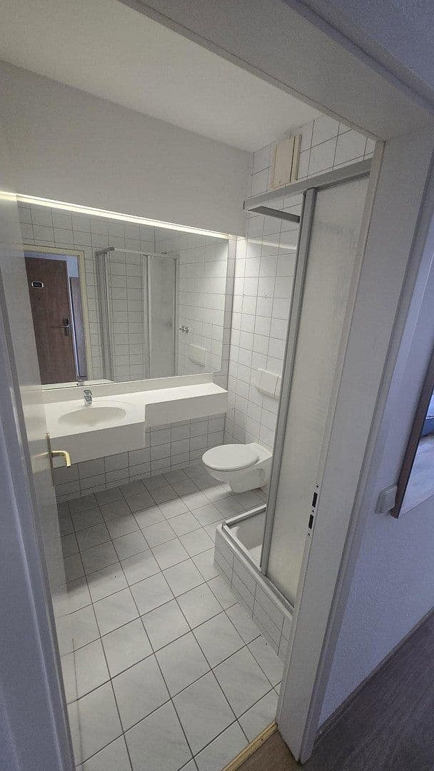 Prodej domu 1.843 m², pozemek 1.250 m², Krakauer Straße 49, Markranstädt, Sasko Prodej domu 1.843 m², pozemek 1.250 m², Krakauer Straße 49, Markranstädt, Sasko
