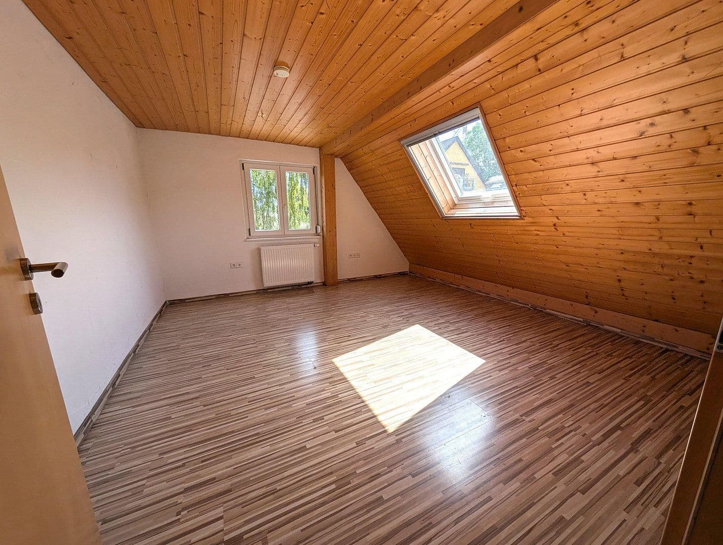 Prodej domu 122 m², pozemek 543 m², Stotzinger Str. 23, Asselfingen, Bádensko-Württembersko Prodej domu 122 m², pozemek 543 m², Stotzinger Str. 23, Asselfingen, Bádensko-Württembersko