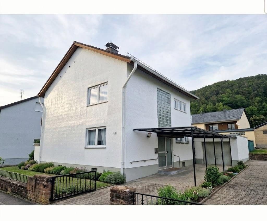 Pronájem domu 150 m², pozemek 550 m², Dahn, Porýní-Falc Pronájem domu 150 m², pozemek 550 m², Dahn, Porýní-Falc