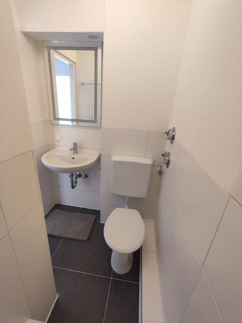 Pronájem bytu 1+kk 26 m², Saarlandstraße 27, Viernheim, Hessen Pronájem bytu 1+kk 26 m², Saarlandstraße 27, Viernheim, Hessen