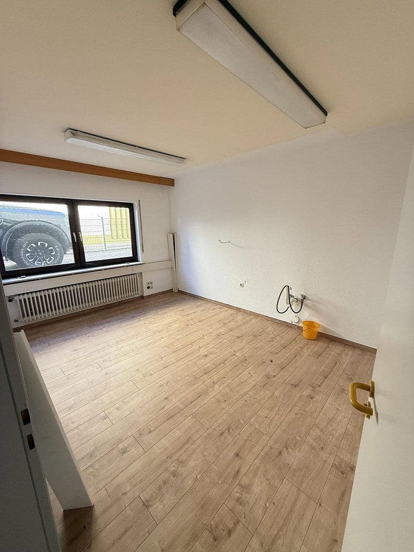 Pronájem kanceláře 208 m², Mutterstadt, Porýní-Falc Pronájem kanceláře 208 m², Mutterstadt, Porýní-Falc