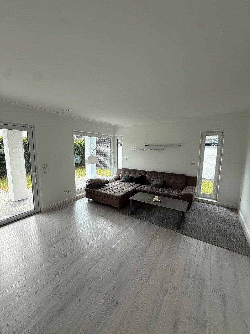 Prodej domu 175 m², pozemek 423 m², Am Yachthafen 16, Haren (Ems), Dolní Sasko Prodej domu 175 m², pozemek 423 m², Am Yachthafen 16, Haren (Ems), Dolní Sasko