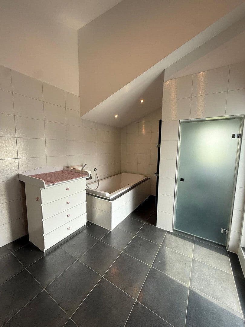 Prodej domu 175 m², pozemek 423 m², Am Yachthafen 16, Haren (Ems), Dolní Sasko Prodej domu 175 m², pozemek 423 m², Am Yachthafen 16, Haren (Ems), Dolní Sasko