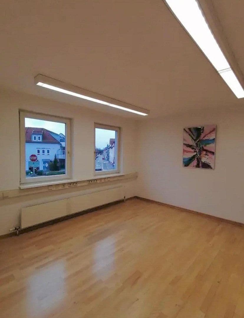 Pronájem kanceláře 20 m², RINGSTR.2, Winnenden, Bádensko-Württembersko Pronájem kanceláře 20 m², RINGSTR.2, Winnenden, Bádensko-Württembersko