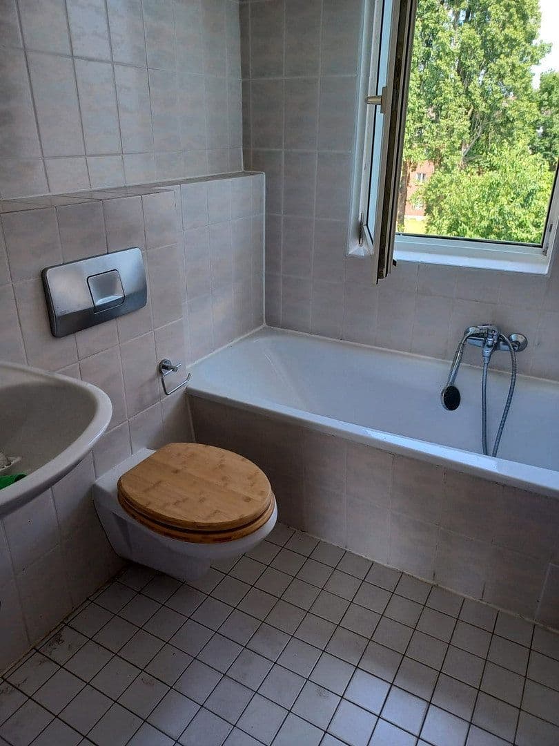 Pronájem bytu 2+1 40 m², Kölner Str. 137, Leverkusen, Severní Porýní-Vestfálsko Pronájem bytu 2+1 40 m², Kölner Str. 137, Leverkusen, Severní Porýní-Vestfálsko