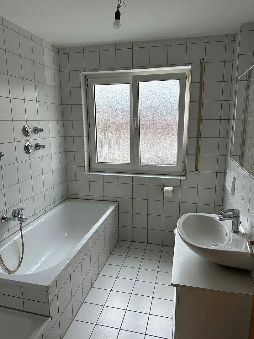Pronájem bytu 4+1 101 m², Heiderfeldstr. 13, Steinheim am Albuch, Bádensko-Württembersko Pronájem bytu 4+1 101 m², Heiderfeldstr. 13, Steinheim am Albuch, Bádensko-Württembersko