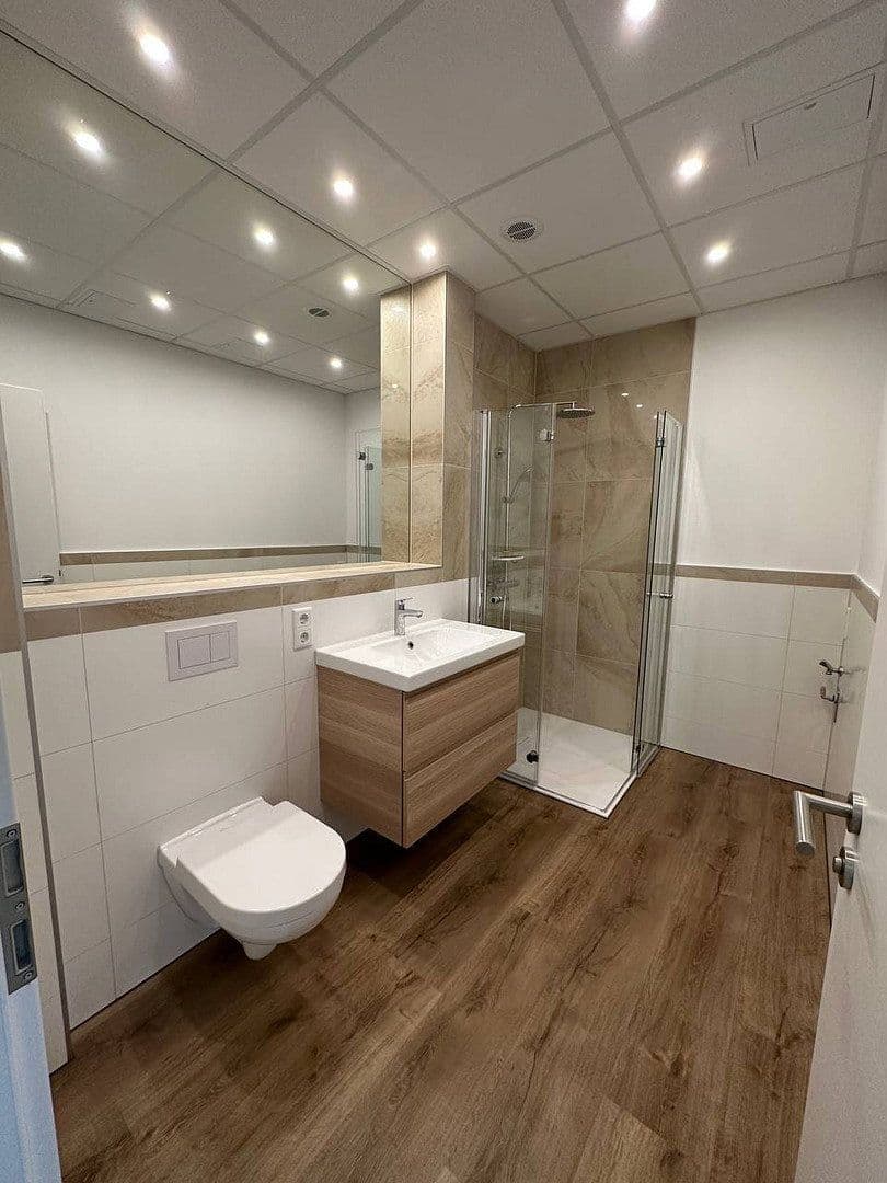 Pronájem bytu 3+1 85 m², Klosterstraße 13, Triberg im Schwarzwald, Bádensko-Württembersko Pronájem bytu 3+1 85 m², Klosterstraße 13, Triberg im Schwarzwald, Bádensko-Württembersko