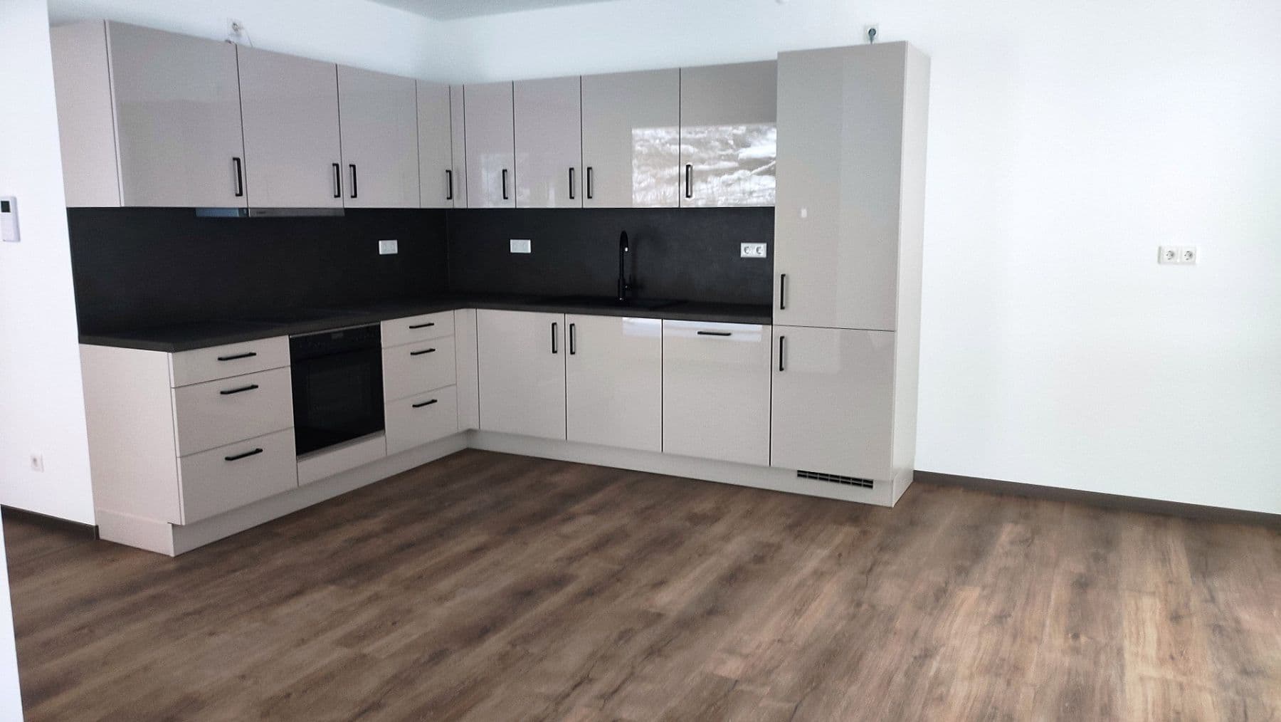 Pronájem bytu 3+1 85 m², Klosterstraße 13, Triberg im Schwarzwald, Bádensko-Württembersko Pronájem bytu 3+1 85 m², Klosterstraße 13, Triberg im Schwarzwald, Bádensko-Württembersko