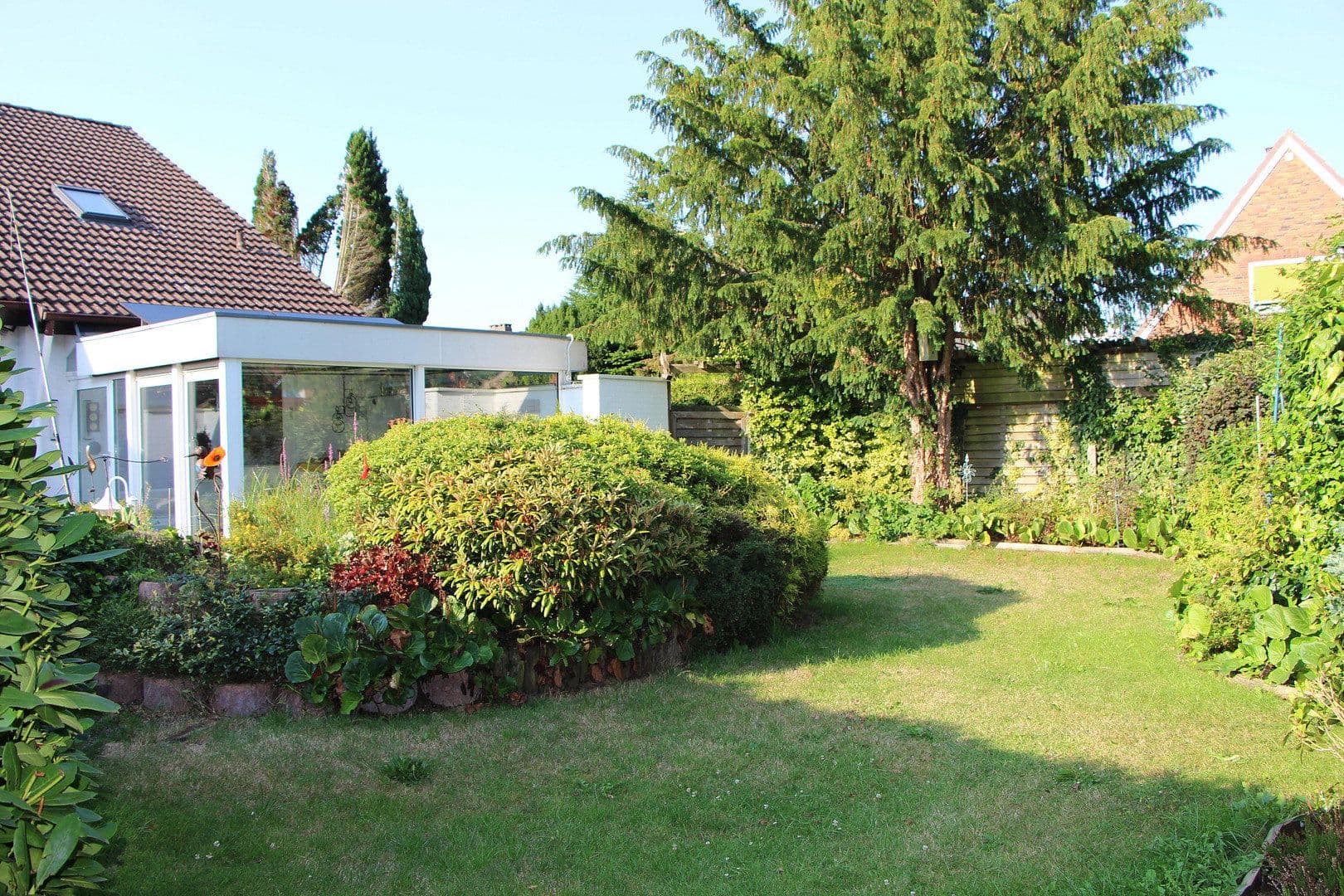 Prodej domu 215 m², pozemek 677 m², Osterrönfeld, Šlesvicko-Holštýnsko Prodej domu 215 m², pozemek 677 m², Osterrönfeld, Šlesvicko-Holštýnsko