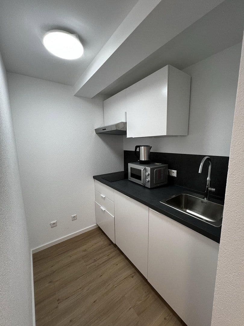 Pronájem bytu 1+1 31 m², Karl-Pfaff-Str. 34, Stuttgart (BW), Bádensko-Württembersko Pronájem bytu 1+1 31 m², Karl-Pfaff-Str. 34, Stuttgart (BW), Bádensko-Württembersko