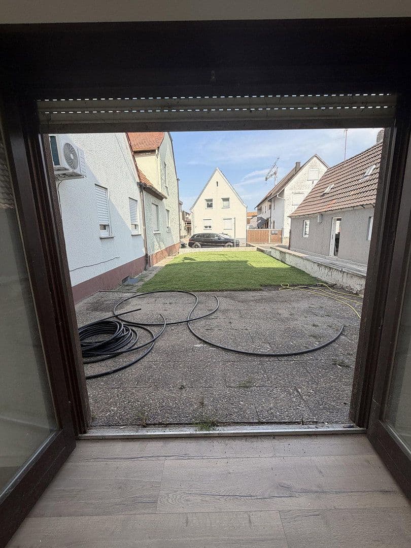 Prodej domu 146 m², pozemek 300 m², Bissmarkstr 23, Rülzheim, Porýní-Falc Prodej domu 146 m², pozemek 300 m², Bissmarkstr 23, Rülzheim, Porýní-Falc