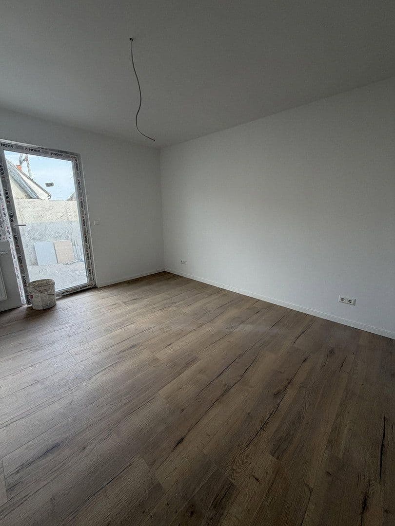 Prodej domu 146 m², pozemek 300 m², Bissmarkstr 23, Rülzheim, Porýní-Falc Prodej domu 146 m², pozemek 300 m², Bissmarkstr 23, Rülzheim, Porýní-Falc