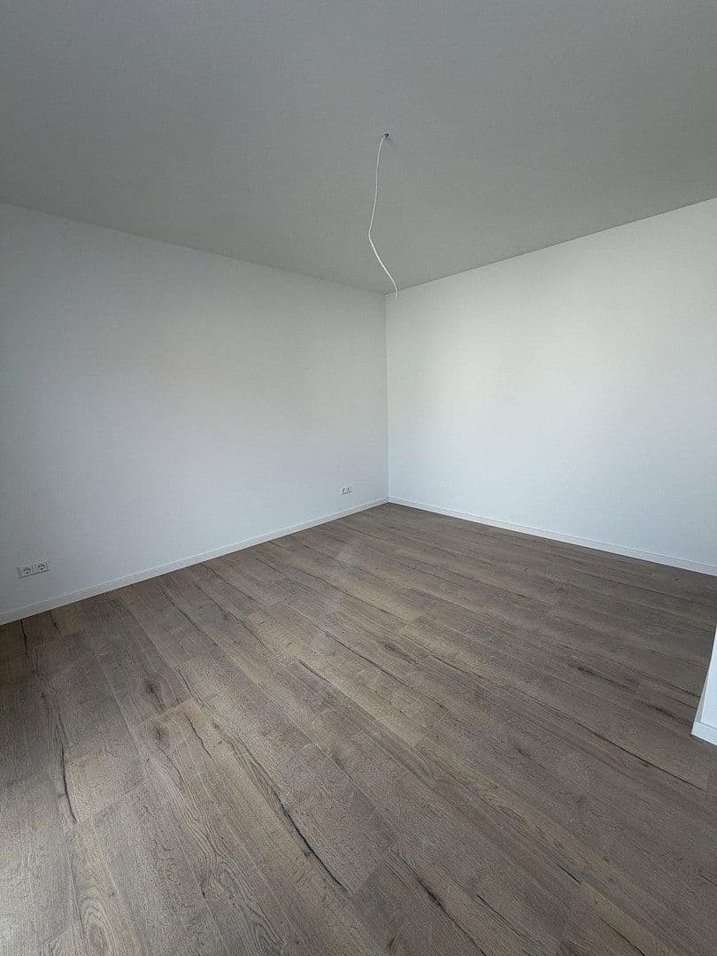 Prodej domu 146 m², pozemek 300 m², Bissmarkstr 23, Rülzheim, Porýní-Falc Prodej domu 146 m², pozemek 300 m², Bissmarkstr 23, Rülzheim, Porýní-Falc