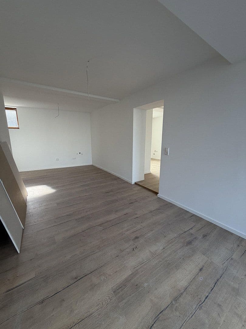 Prodej domu 146 m², pozemek 300 m², Bissmarkstr 23, Rülzheim, Porýní-Falc Prodej domu 146 m², pozemek 300 m², Bissmarkstr 23, Rülzheim, Porýní-Falc
