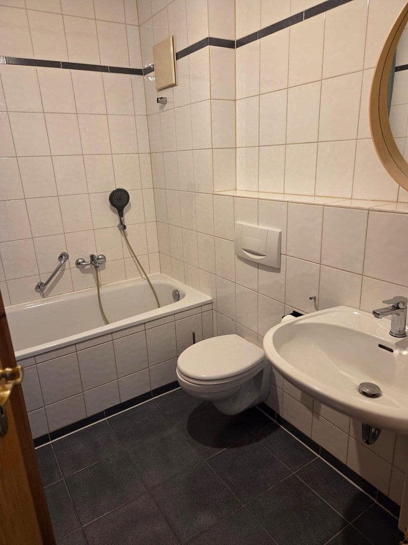 Pronájem bytu 3+1 72 m², Siegener Straße 5, Reichshof, Severní Porýní-Vestfálsko Pronájem bytu 3+1 72 m², Siegener Straße 5, Reichshof, Severní Porýní-Vestfálsko