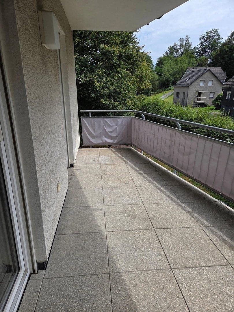 Pronájem bytu 3+1 72 m², Siegener Straße 5, Reichshof, Severní Porýní-Vestfálsko Pronájem bytu 3+1 72 m², Siegener Straße 5, Reichshof, Severní Porýní-Vestfálsko